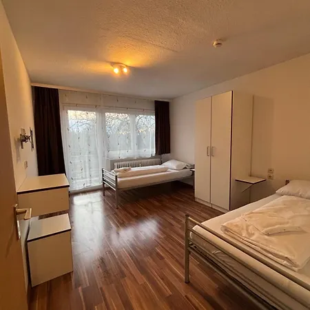 Monteuren * Reutlingen